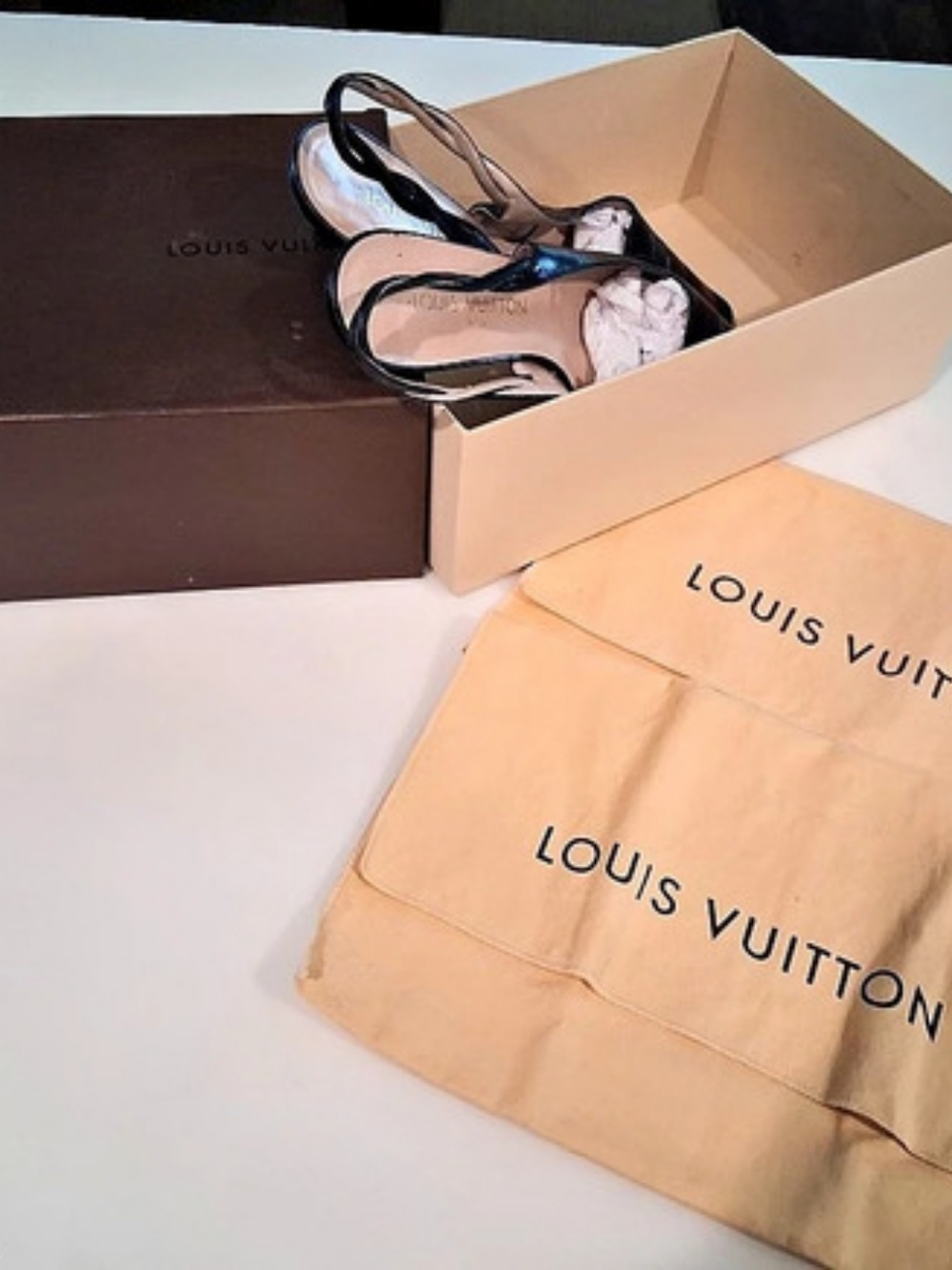 Louis Vuitton Pointed-Toe Slingback Heels in Black EU 40